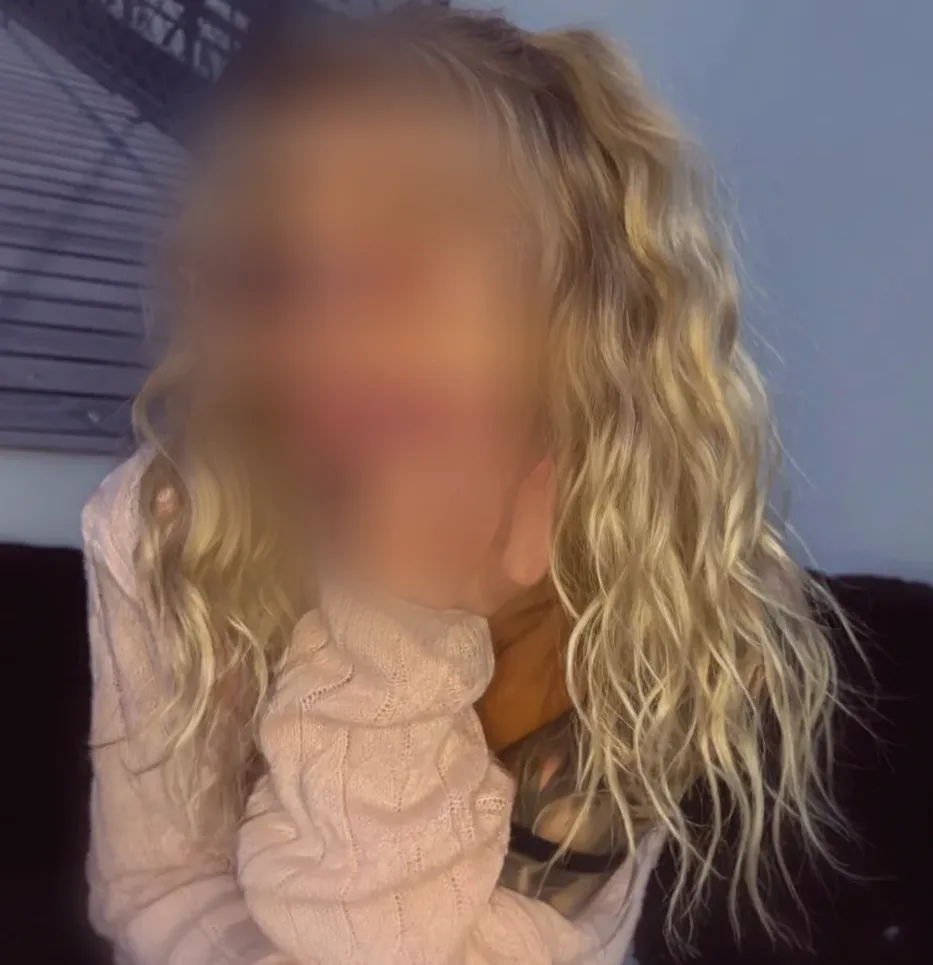 Denise, 23