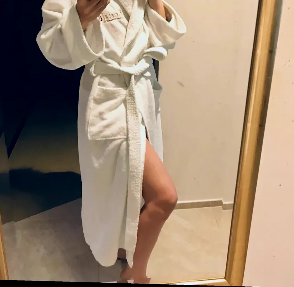 Dilara, 36