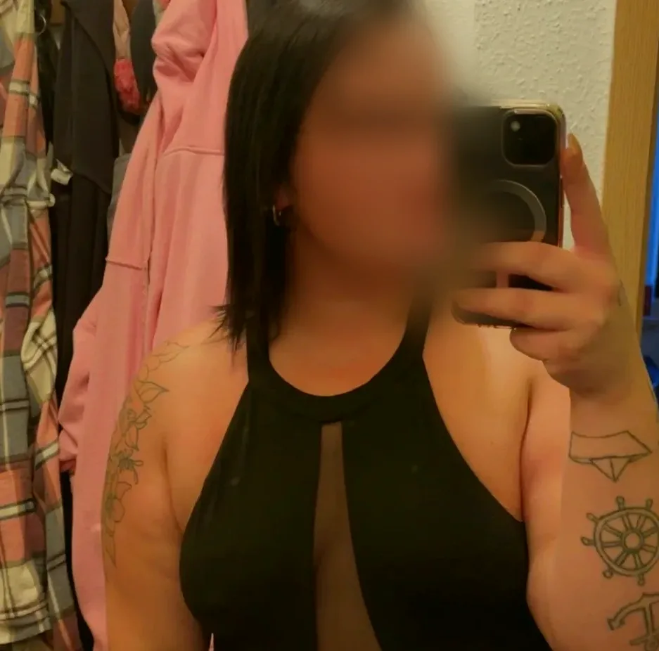 Fatima, 28
