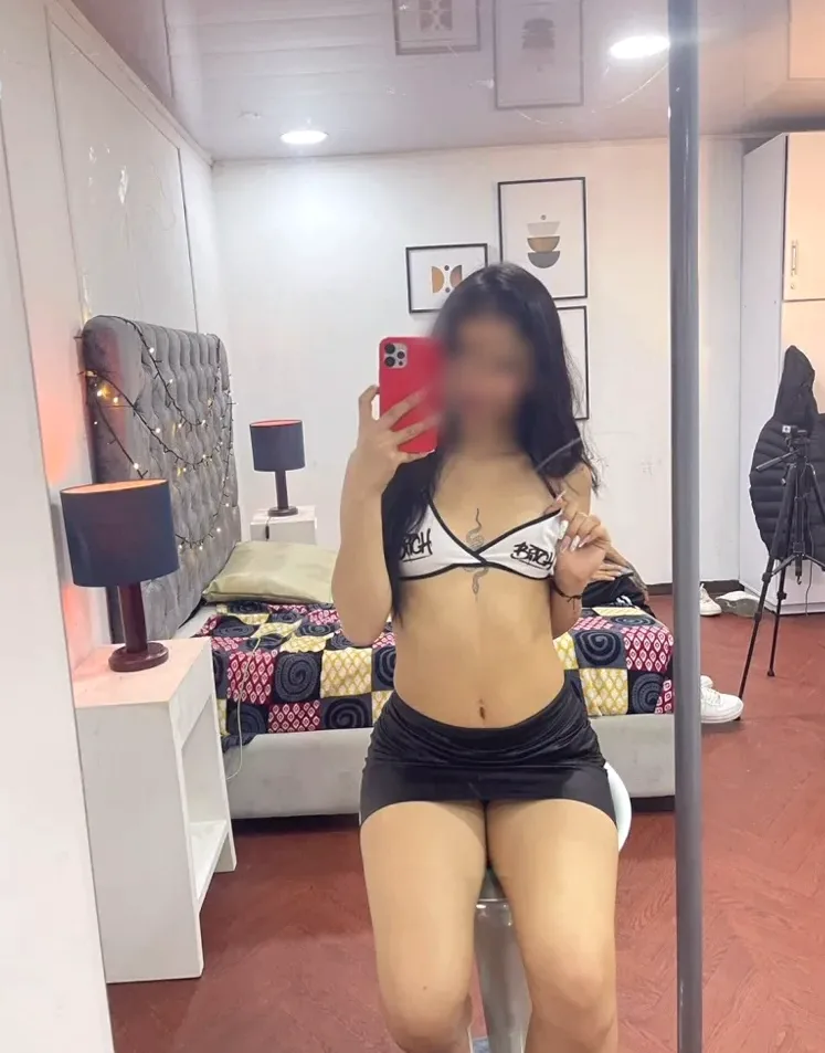 Fay, 21