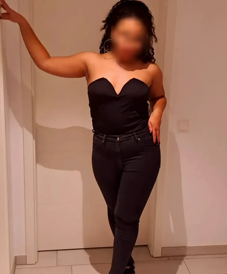 Lynn, 27