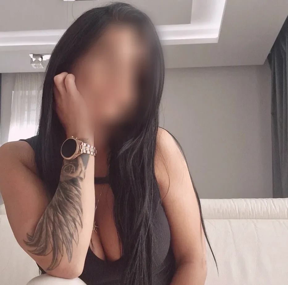Maud, 38