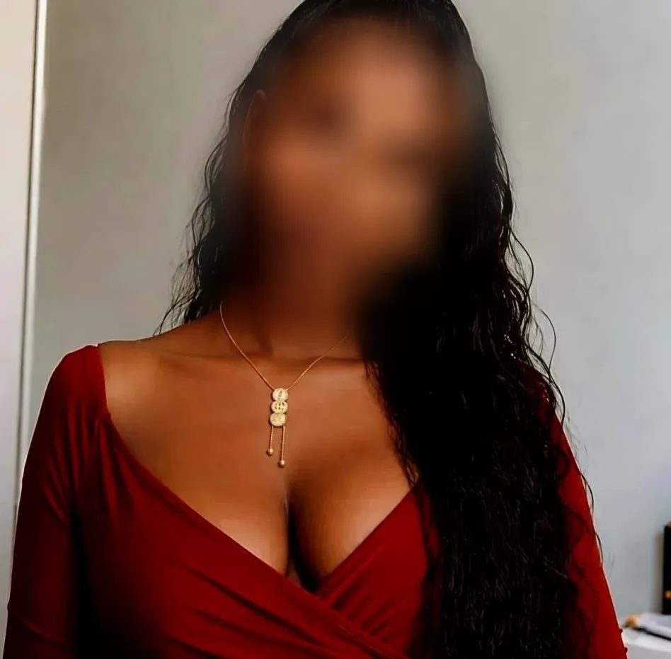 Nadia, 23